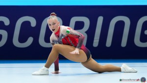 q sen iw 6 ita 1 marras elisa sfe04118 copia simone ferraro ph